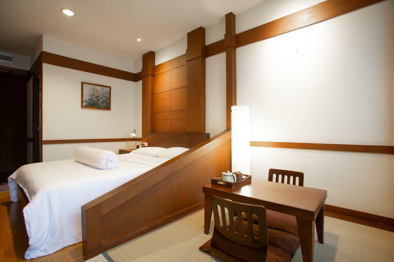Baan Kashiwaya Hotel Bangkok Exterior photo